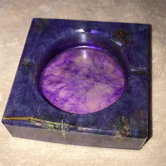Unique Custom epoxy resin ashtray / trinket tray created by Me ๐ - Picture 2 of 10